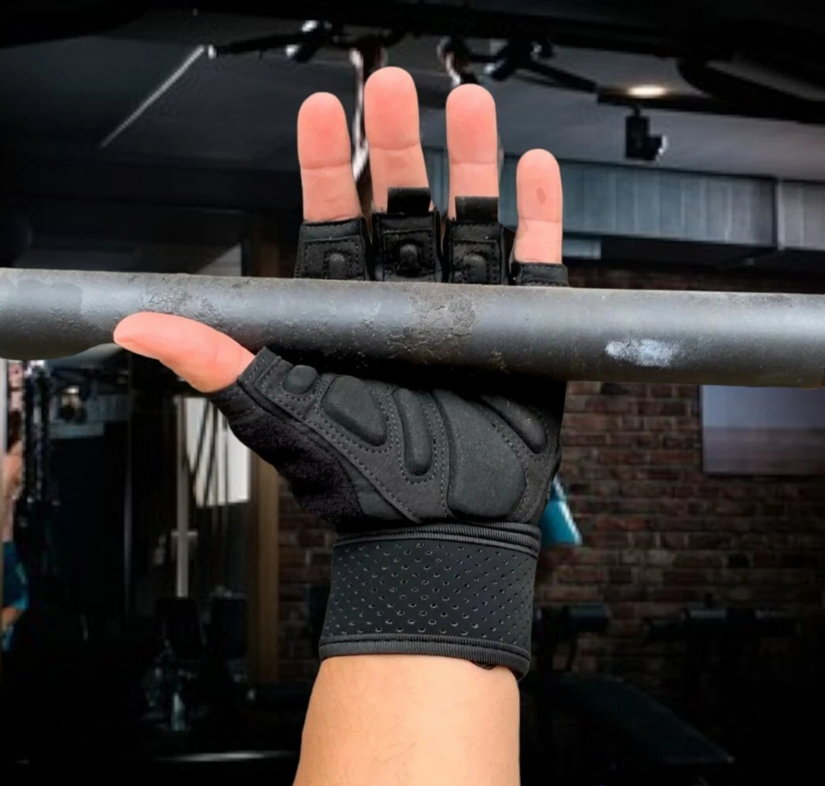 Premium Fitness Training Gloves – Half-Finger Padded Grip & Wrist Support
